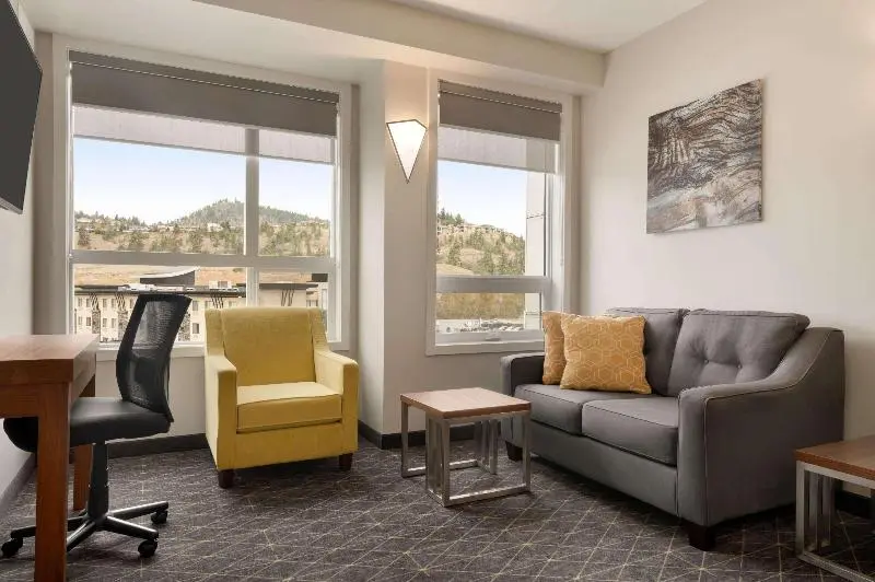 キングサイズベッドのスイートルーム, Park Inn By Radisson, Kelowna