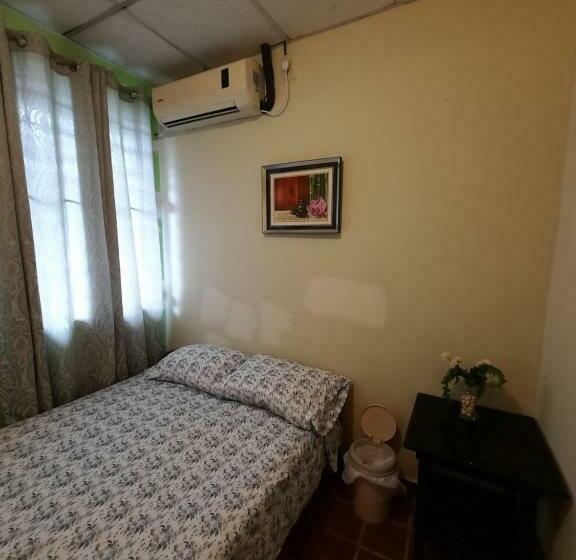 Quarto Basic, Bluerock Hostal