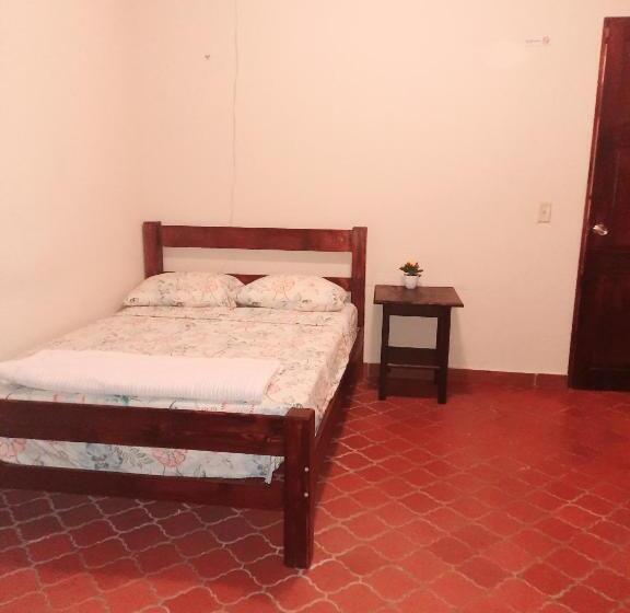 Quarto Estandar, Bluerock Hostal