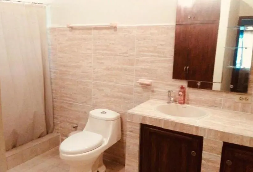 اتاق خانوادگی, Bluerock Hostal
