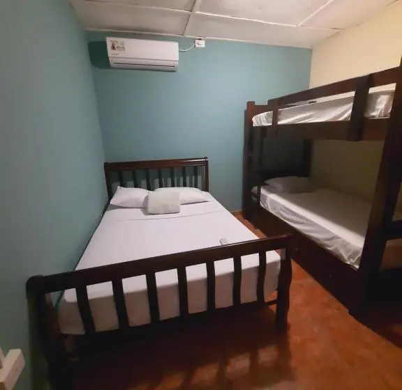 اتاق لوکس, Bluerock Hostal