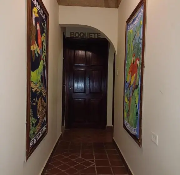 Camera Standard, Bluerock Hostal