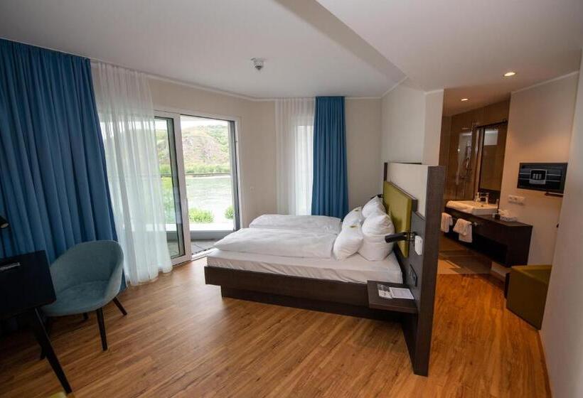 Deluxe room with river view, Einstein Hotel Am Römerpark