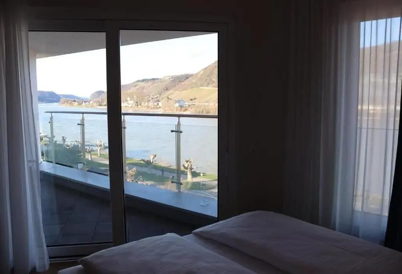 Deluxe room with river view, Einstein Hotel Am Römerpark
