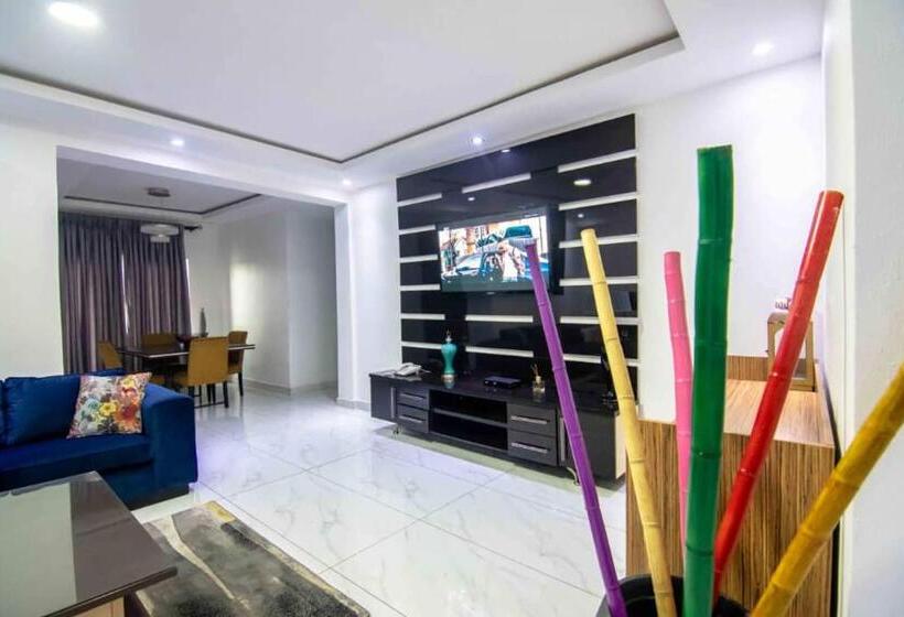 اتاق استاندارد با تخت بزرگ, Lifestyle18 Hotel And Shortlet Apartments