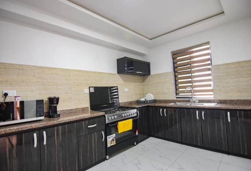 اتاق استاندارد با تخت بزرگ, Lifestyle18 Hotel And Shortlet Apartments