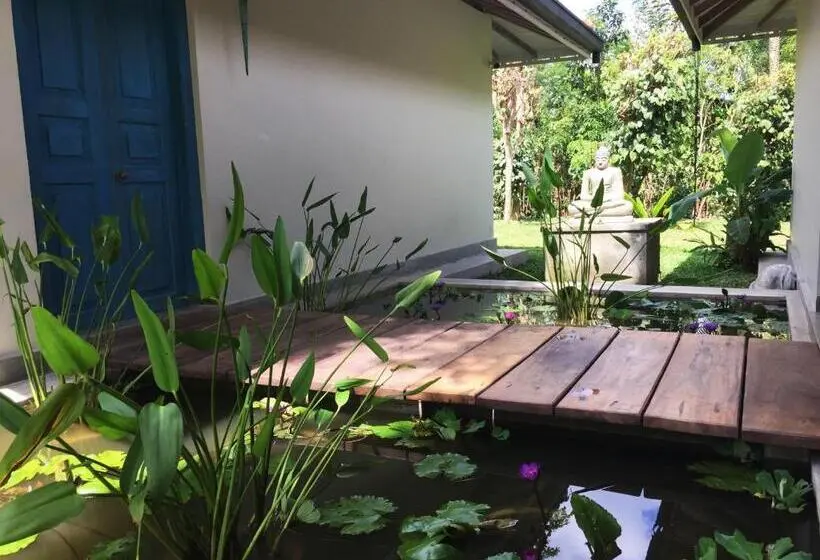 キングサイズベッドのデラックススイート, Stuthi Villa