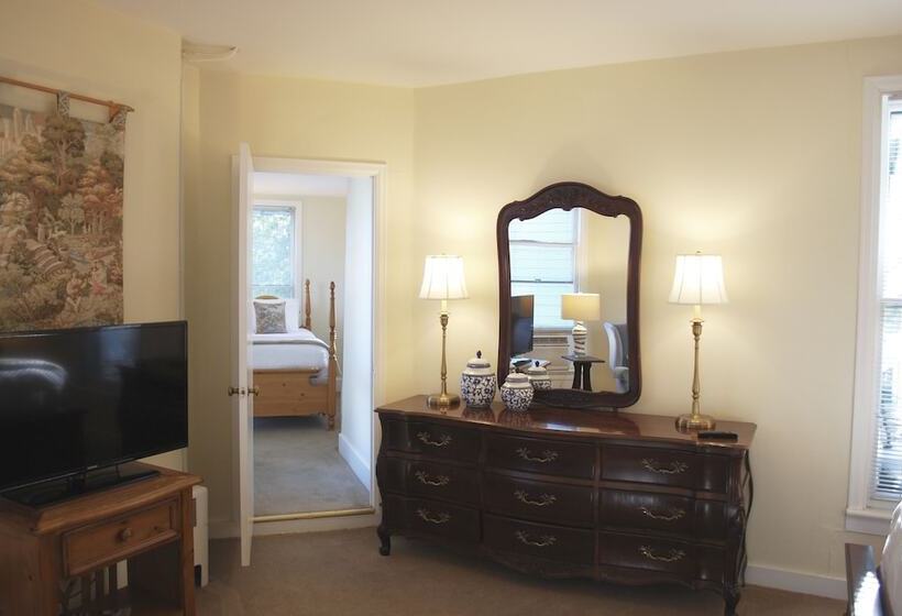 חדר דלוקס לשלושה, Anne S Washington Inn