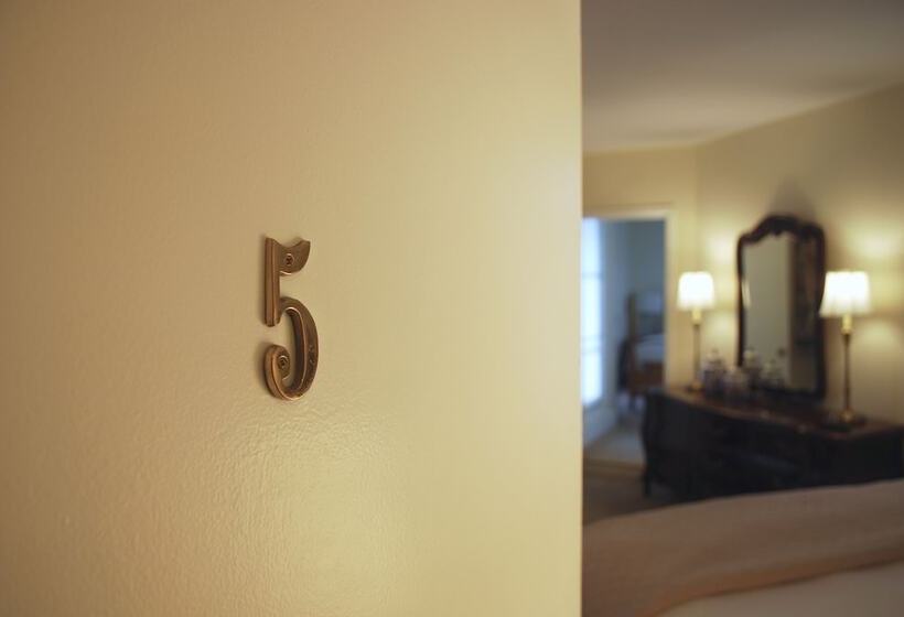 חדר דלוקס לשלושה, Anne S Washington Inn