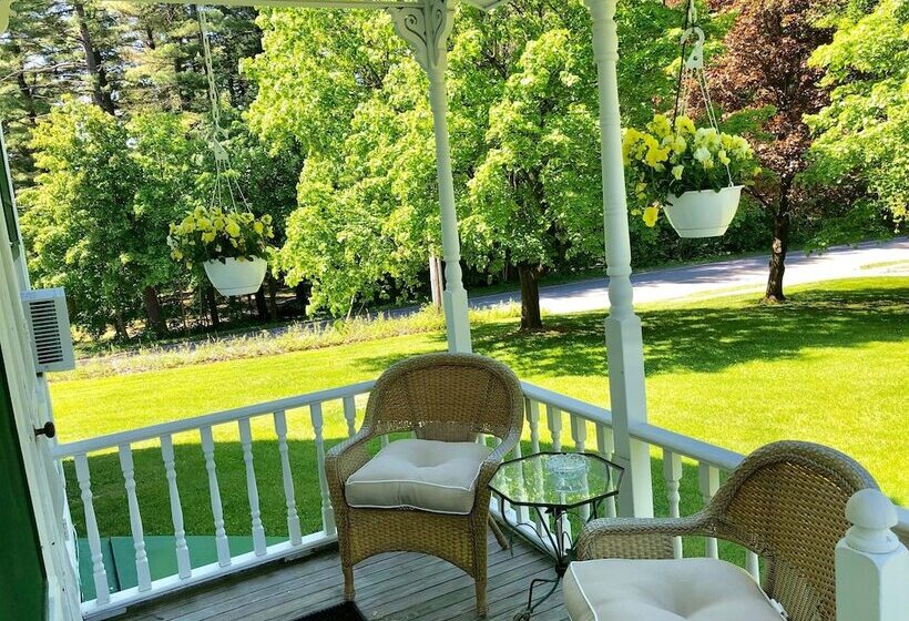 חדר אקונומי לשלושה, Anne S Washington Inn