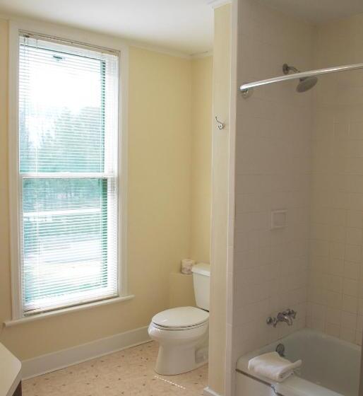 חדר דלוקס לארבעה, Anne S Washington Inn