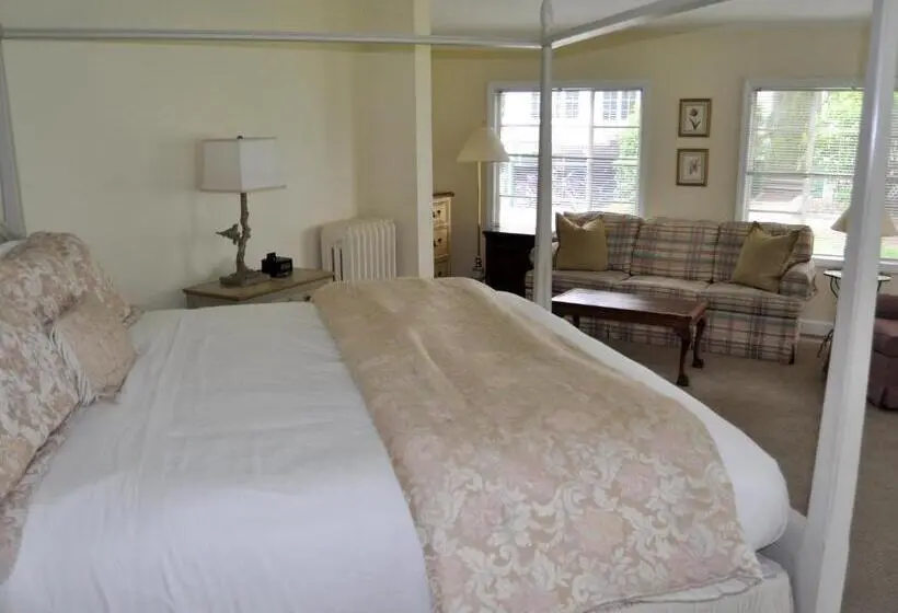スーペリアの4人部屋, Anne S Washington Inn