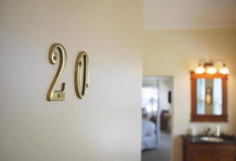 スーペリアの4人部屋, Anne S Washington Inn