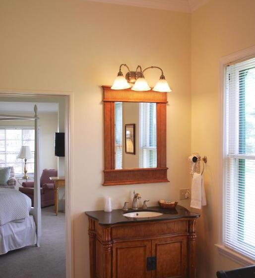 חדר סופריור לארבעה, Anne S Washington Inn