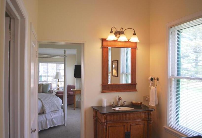 חדר סופריור לארבעה, Anne S Washington Inn