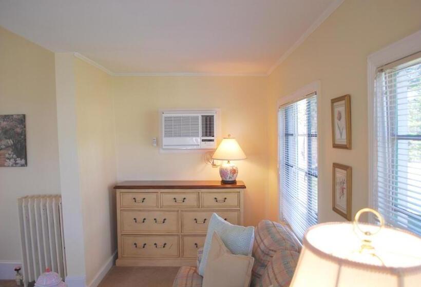 חדר סופריור לארבעה, Anne S Washington Inn