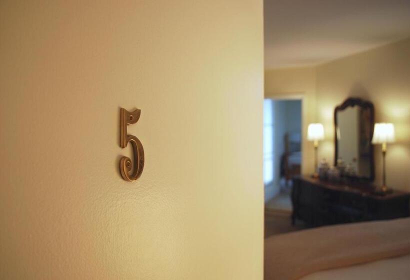 חדר דלוקס לשלושה, Anne S Washington Inn