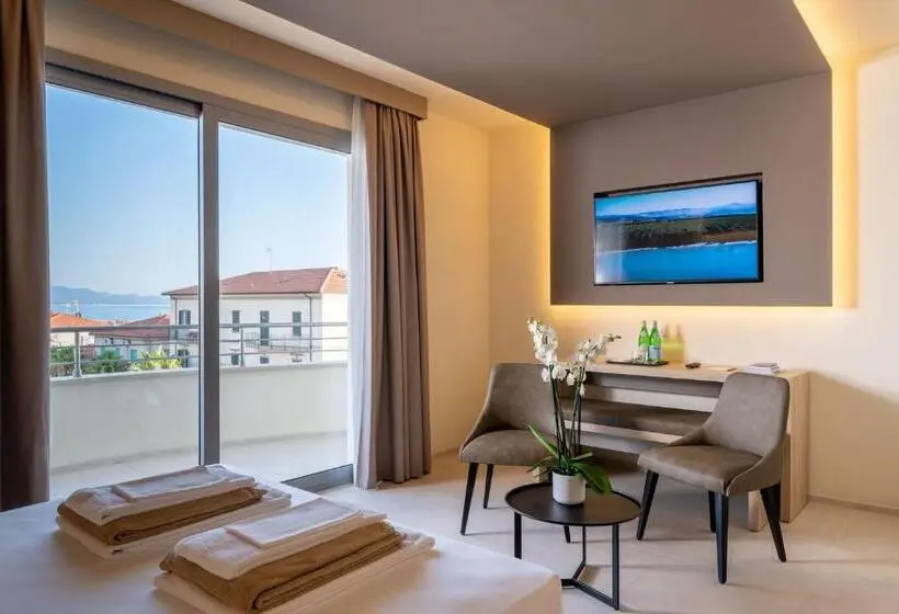 スーペリアールーム, Palace Lido Hotel & Suites