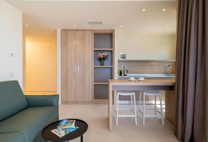 オーシャンビュースイート, Palace Lido Hotel & Suites