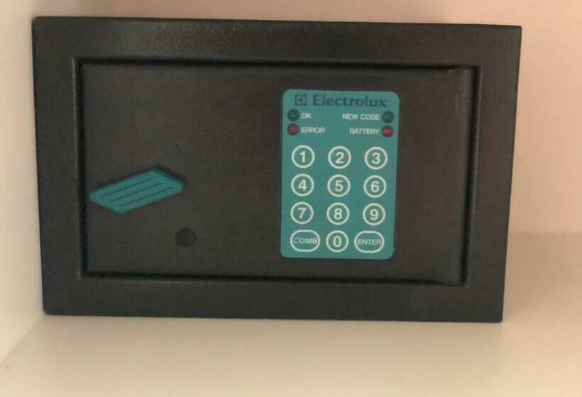 Номер Стандарт, West Side