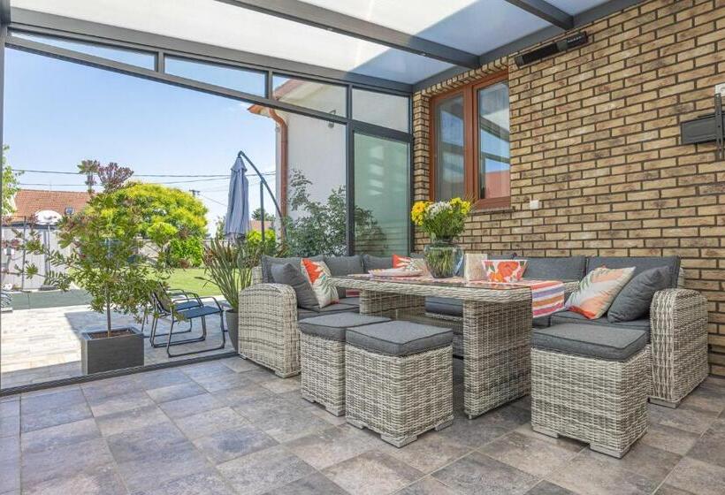 اتاق لوکس, Casa Perla