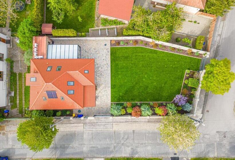 اتاق لوکس, Casa Perla