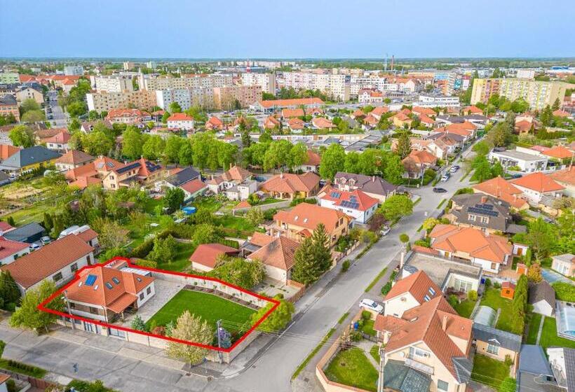 اتاق خانوادگی, Casa Perla