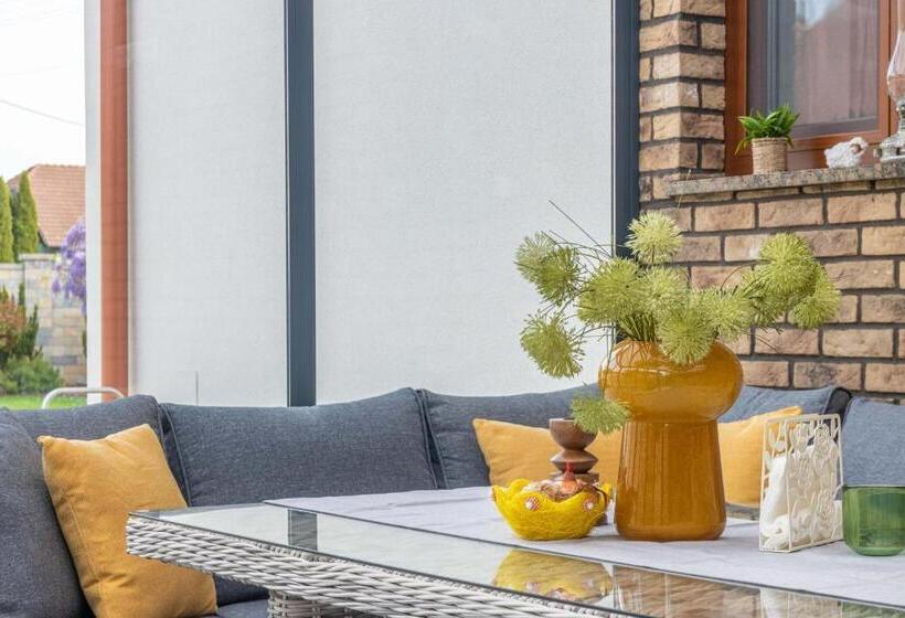 اتاق لوکس, Casa Perla