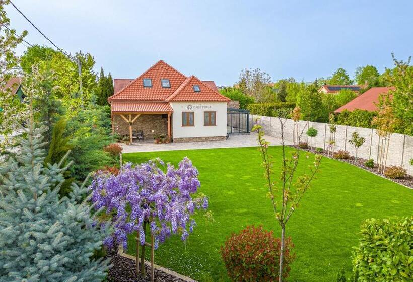 اتاق لوکس, Casa Perla