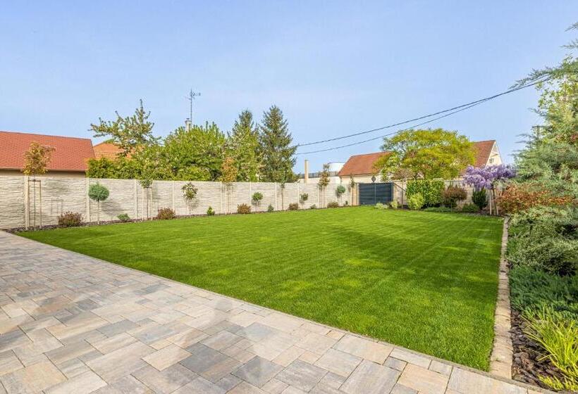 غرفة عائلية, Casa Perla