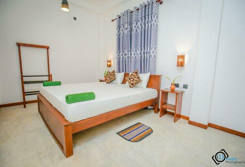 Deluxe Room, Sweet Emotion