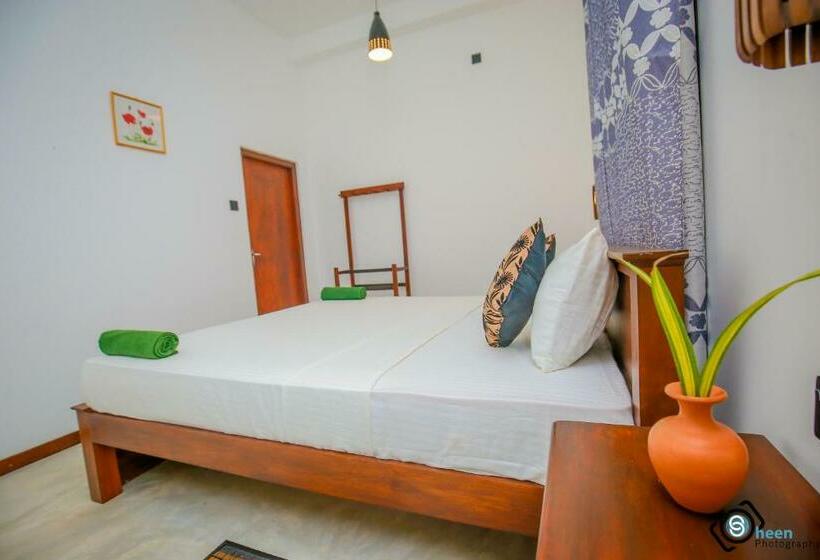 Deluxe Room, Sweet Emotion