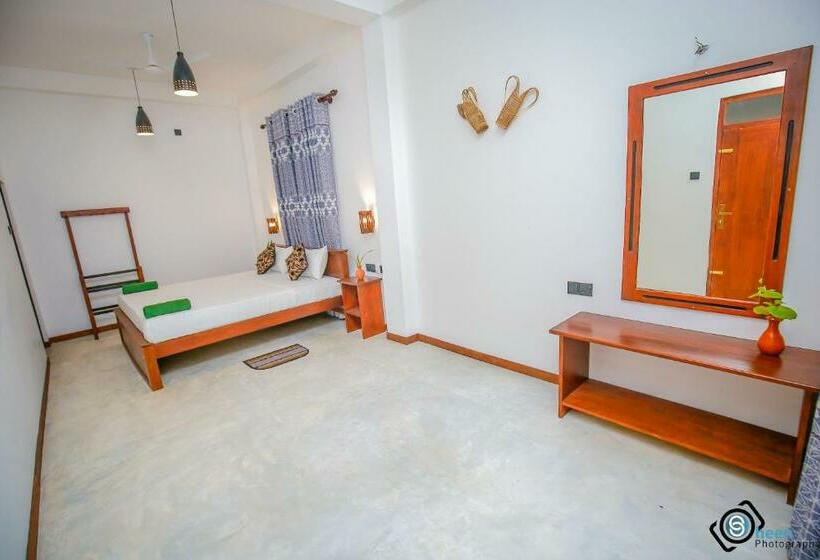 Deluxe Room, Sweet Emotion