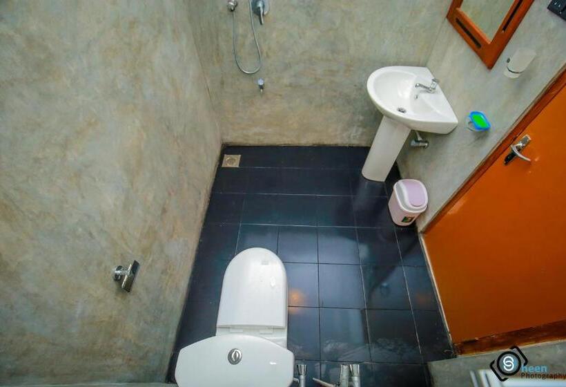 Deluxe Room, Sweet Emotion