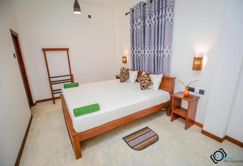 Deluxe Room, Sweet Emotion