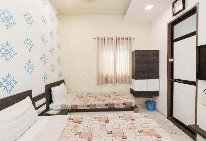 חדר סטנדרט, Amber Railway Station