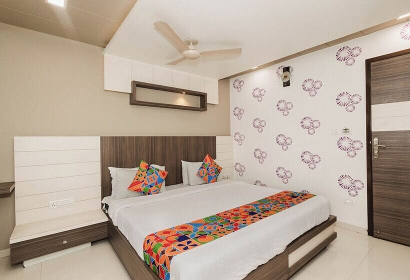 חדר סטנדרט, Amber Railway Station