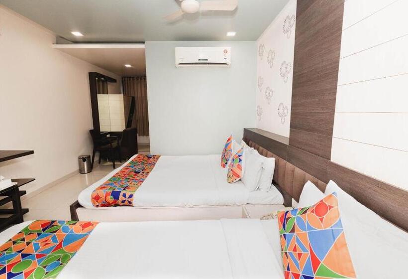 חדר דלוקס, Amber Railway Station