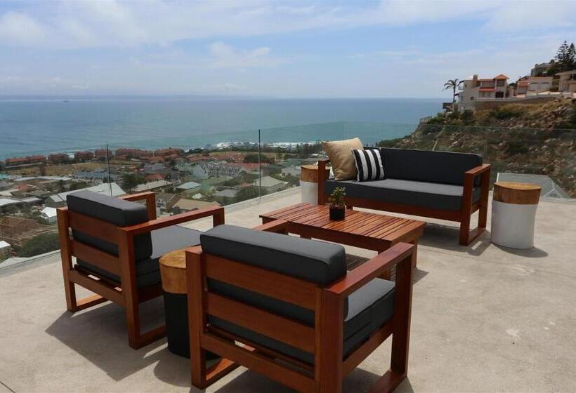Deluxe Suite King Bed, The Lookout Guest House