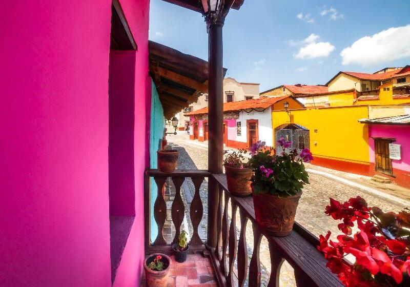 חדר סופריור, El Mineral