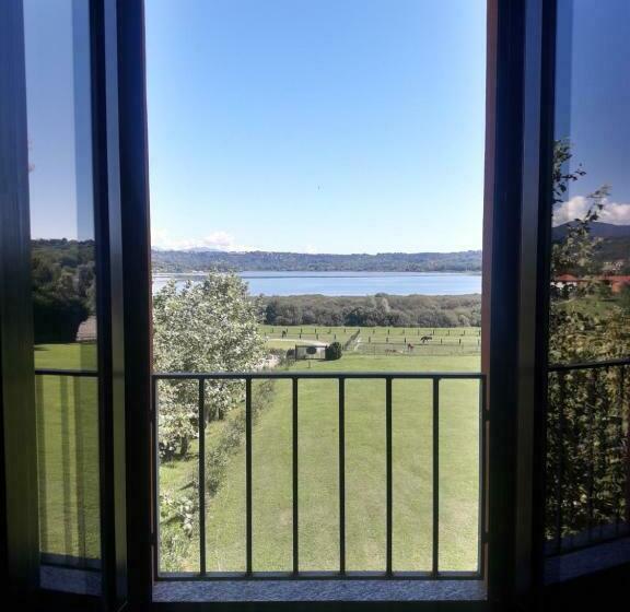 اتاق استاندارد با چشمانداز دریاچه, Equirelais