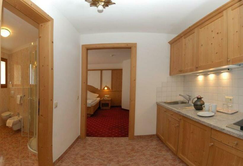 اتاق خانوادگی, Rosslaufhof