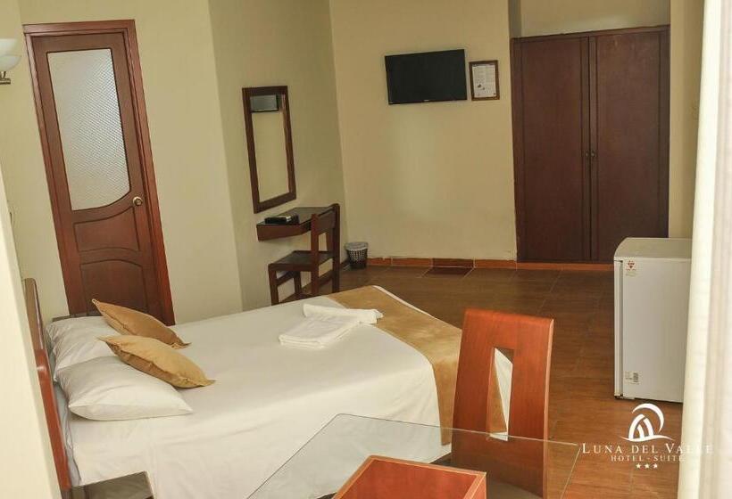 سوییت جونیور, Suite Luna Del Valle