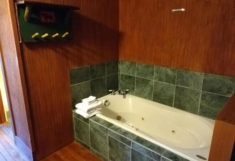 デラックスルーム, The Woods Inn