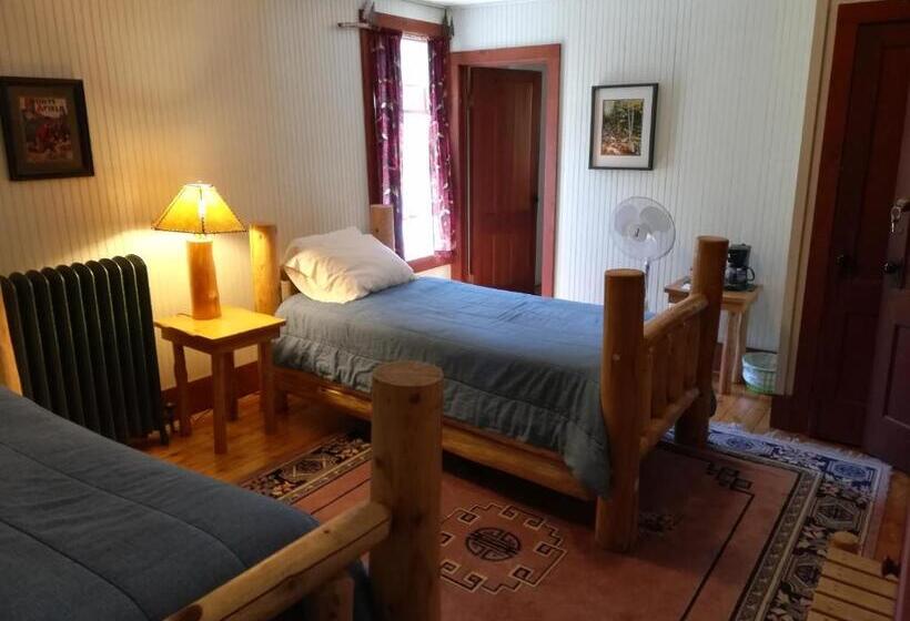 Номер Стандартный с Видом, The Woods Inn