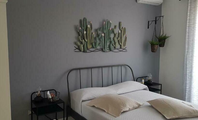 バルコニー付きスタンダードルーム, Little Rose Guest House