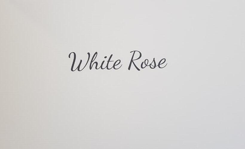 キングサイズベッドのスタンダードルーム, Little Rose Guest House