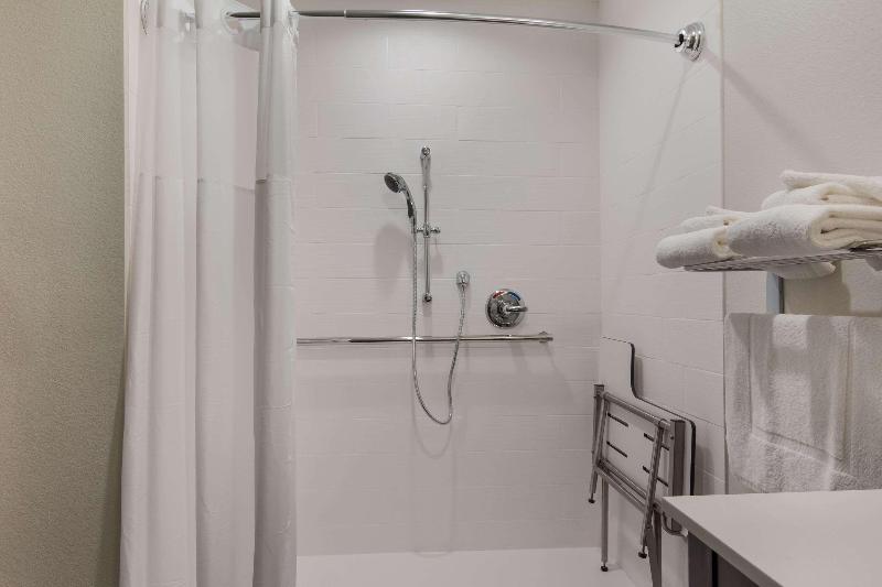 장애인을 위한 스탠다드 룸, Sleep Inn East Camden