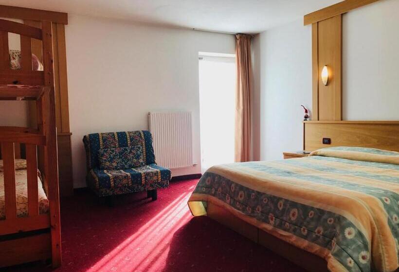 חדר משפחתי, Santoni