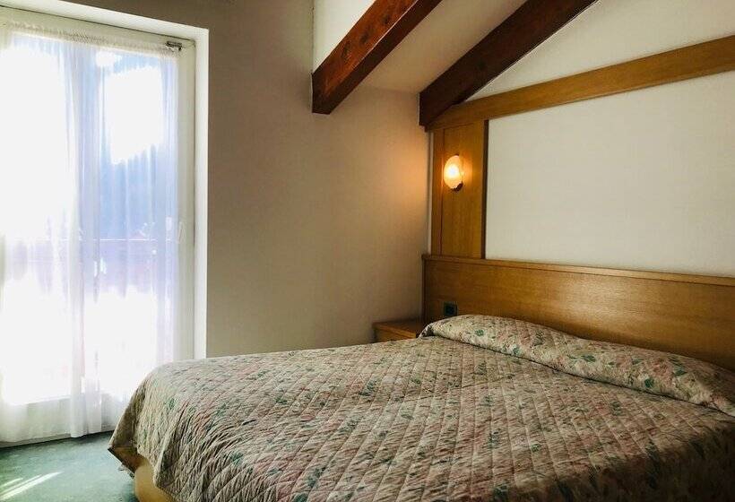 חדר סטנדרט, Santoni